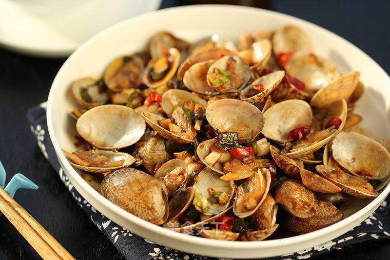 Spicy Stir-Fried Clams 辣炒蛤蜊